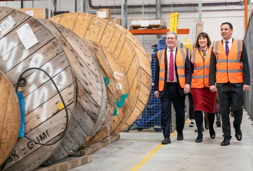 Labour leader Keir Starmer, Shadow Chancellor Rachel Reeves and Scottish Labour leader Anas Sarwar (Alamy)